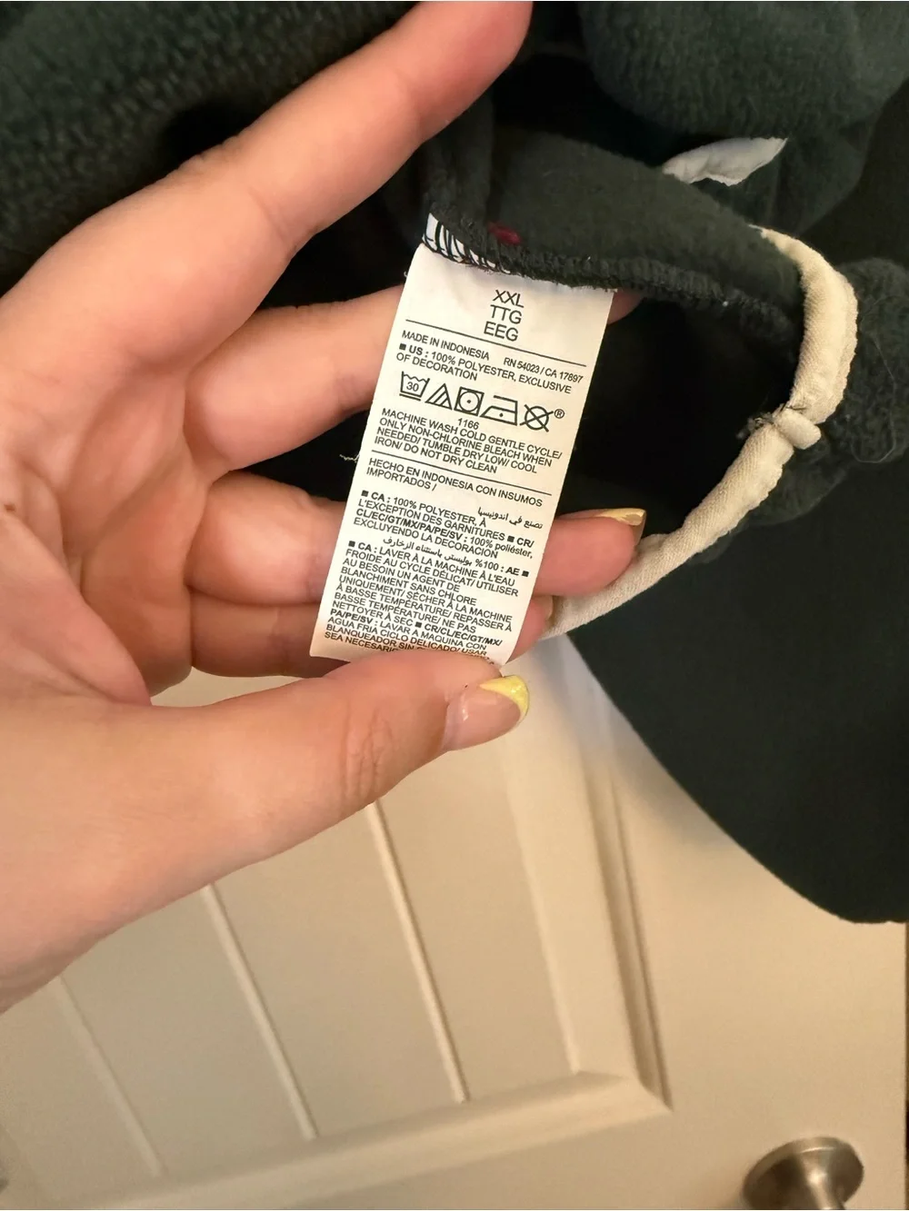 Old Navy Green and Black Fleece Pullover with Patch - Picture 4 of 7
